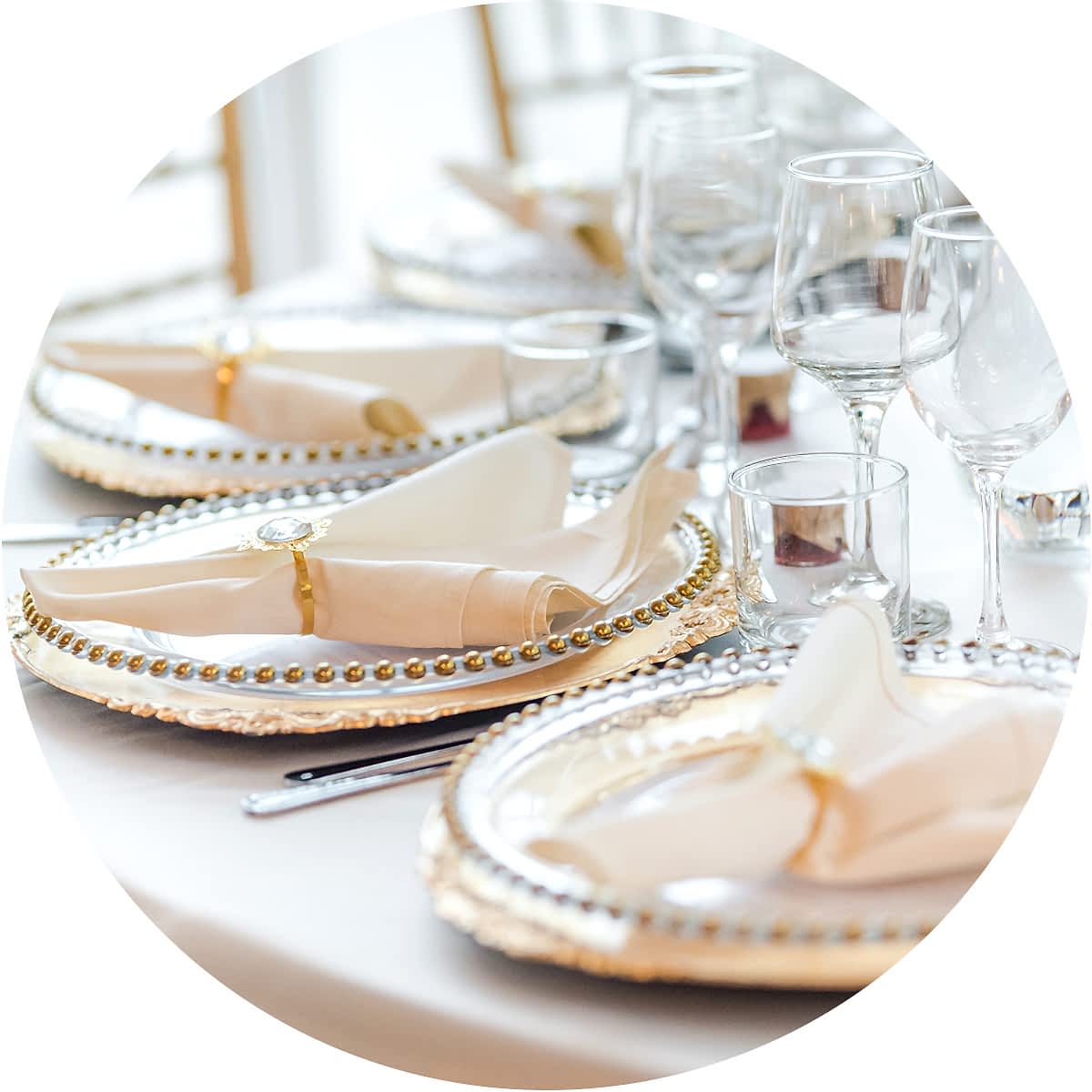 Linens &<br>Tablecloths